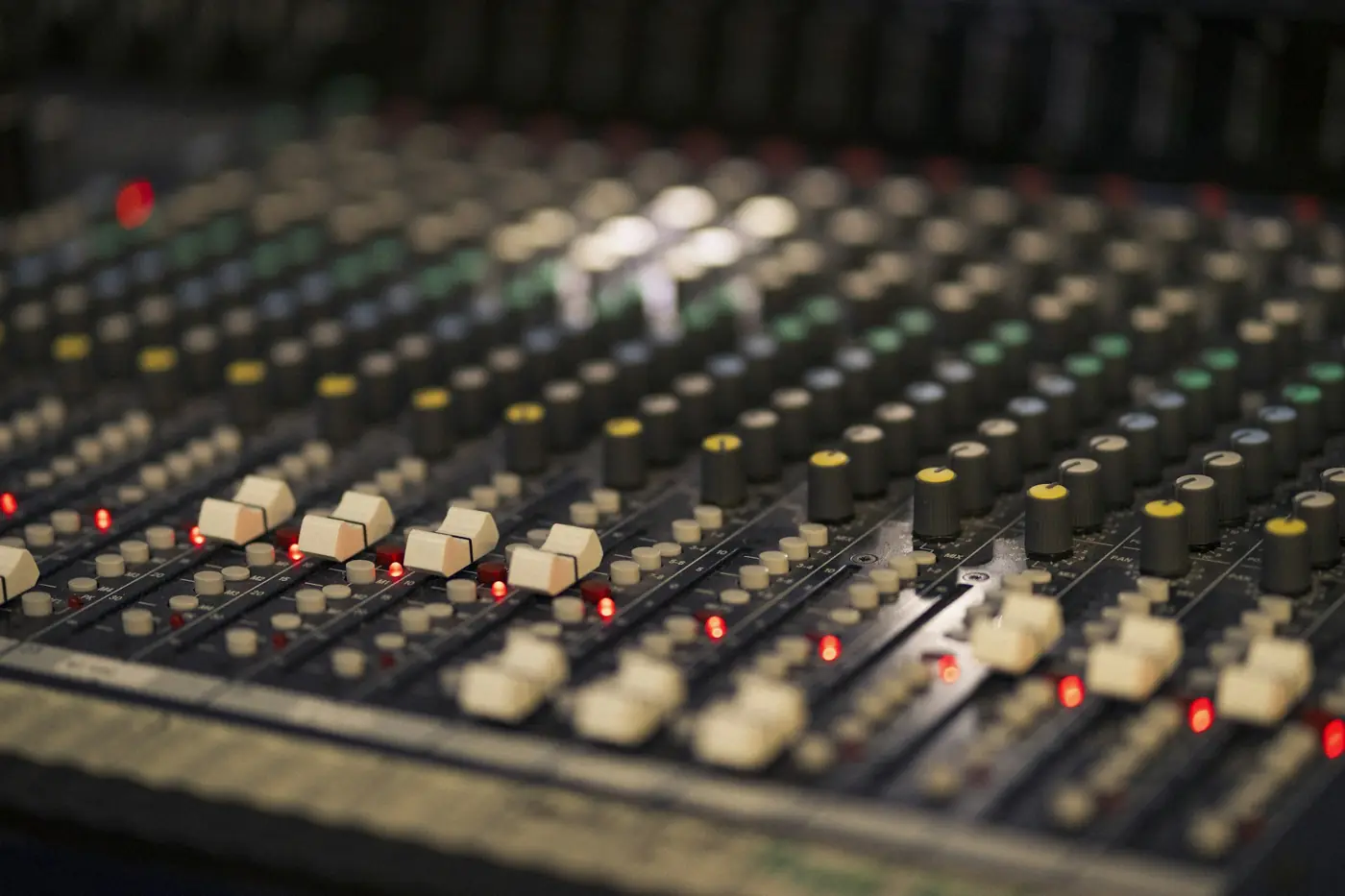 Analogue mixer channel strips