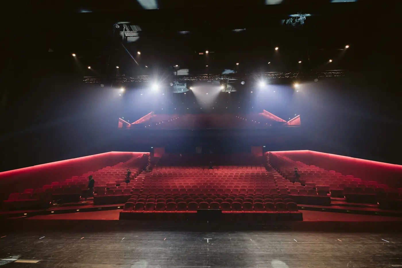 Halls, auditoriums and banquets