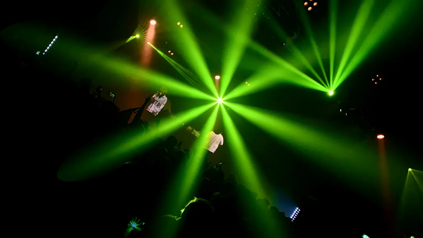 Fan of green beams