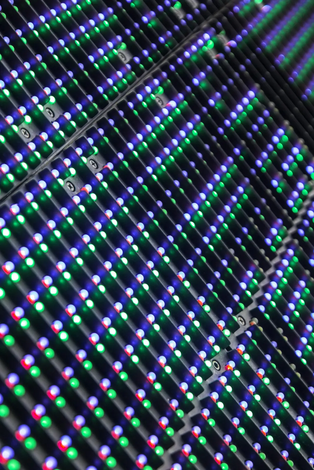 Fine-pitch LED wall from an angle