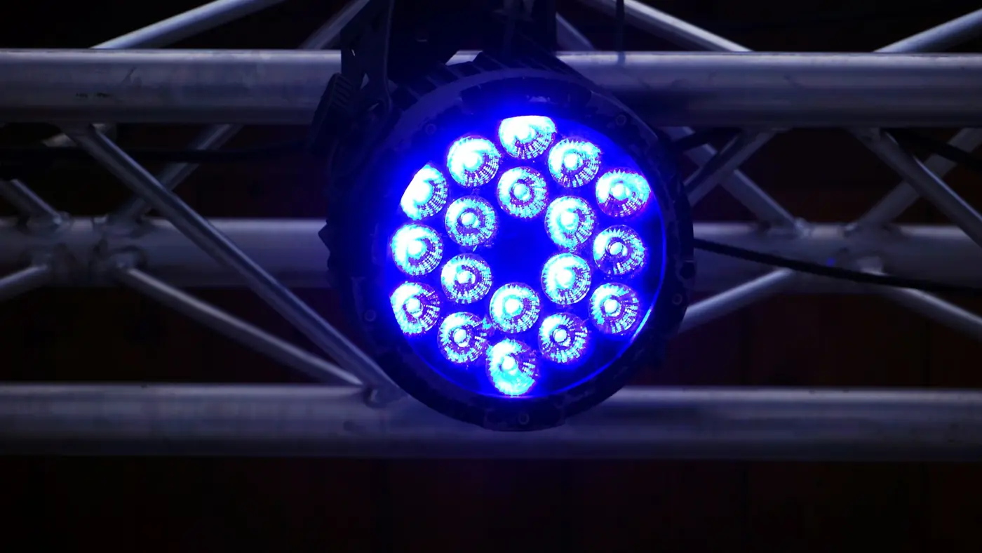 LED par on truss