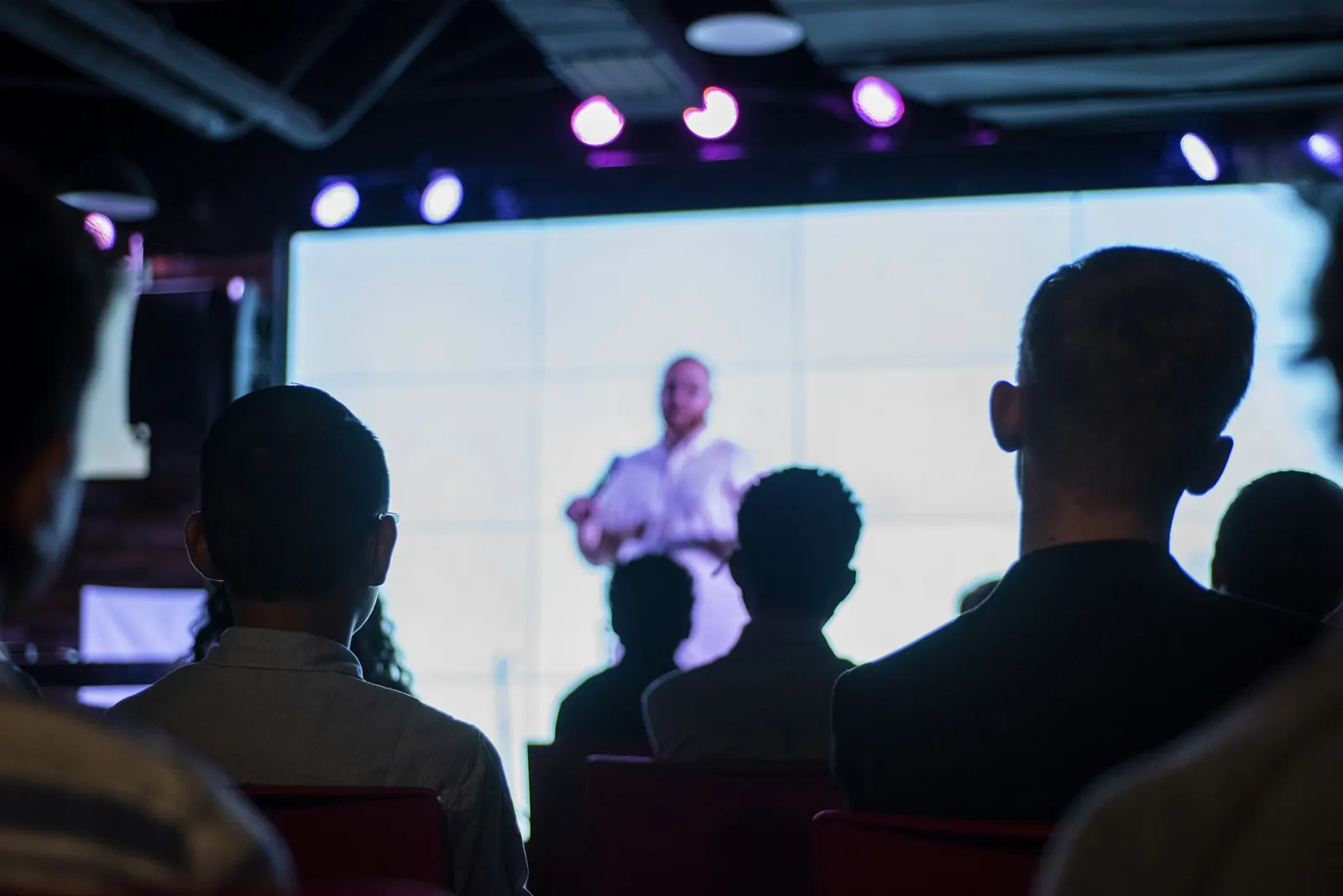 LED Wall or Projector for a Hall, Boardroom or Classroom?