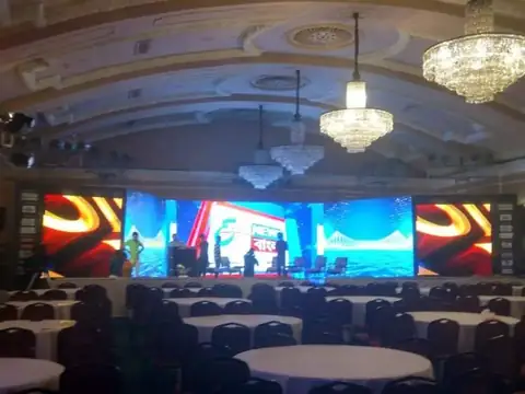 Solutions Events event production: ballroom screens