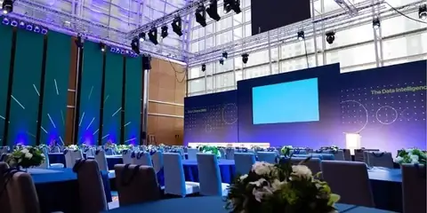 Solutions Events event production: data summit atrium