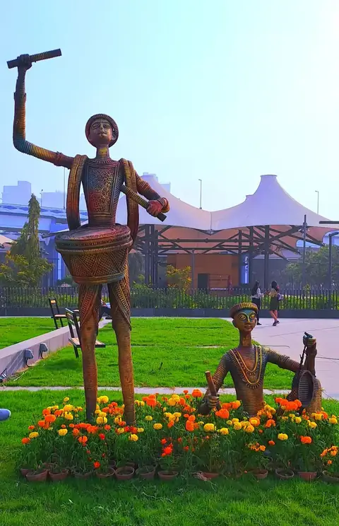 Solutions Events Fabrication: drummer sculptures