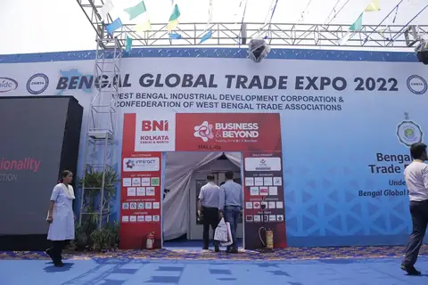 Solutions Events Trade Shows & Exhibitions: flag canopy